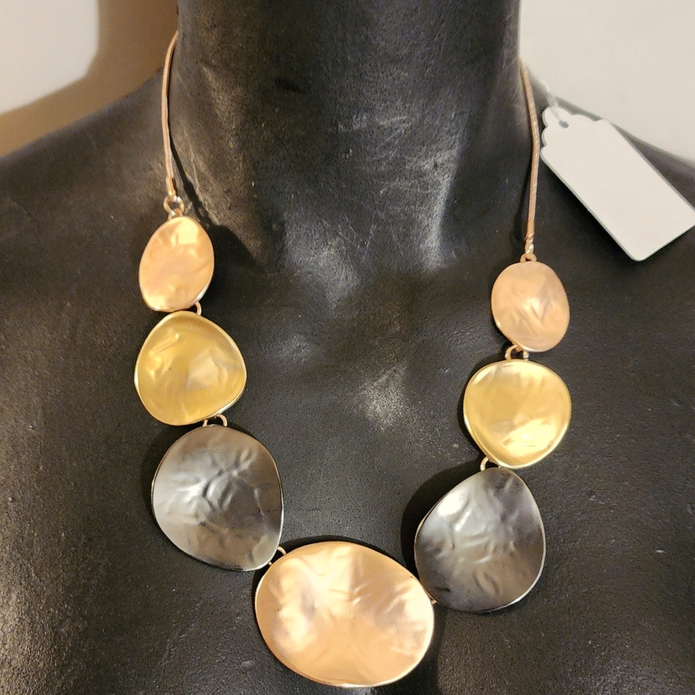 86York tri color necklace.  New